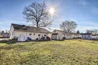 House w/ Pellet Smoker & Grill, 1 Mi to Lake!