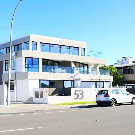 Belle Mer Beachfront Apartments - Self Serviced