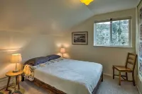 Charming Rockaway Beach House, Walk to Ocean! - 3-Star