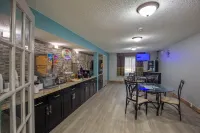 Super 8 by Wyndham Rockford - Breakfast