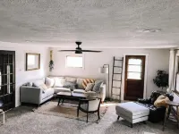 Kennerdell Country Retreat with seasonal inground pool