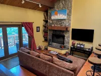 Amazing Location in West Vail… 10 Steps from the Matterhorn Bus Stop!