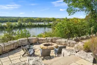 Riverfront Inn