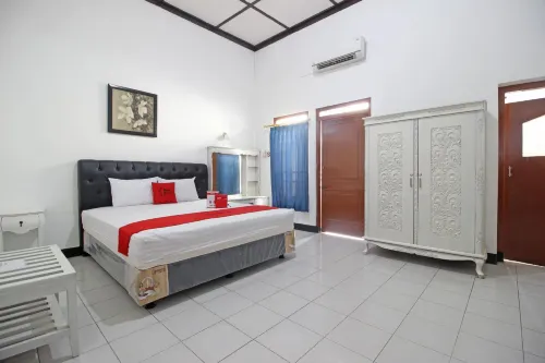 RedDoorz Plus @ Taman Siswa 3