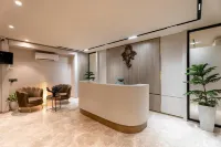 The Lodgers Luxury Hotel Near Golf Course Road Gurgaon - 4-Star
