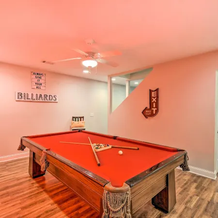 Helen Retreat w/ Hot Tub, 2 Mi to Downtown!
