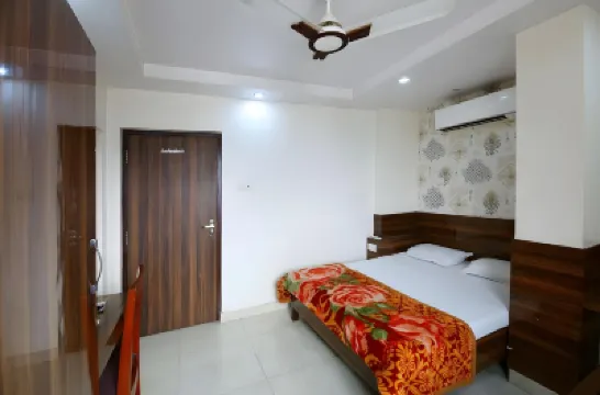 Hotel Starcity Hotels near Naini chauraha, Naya Pull