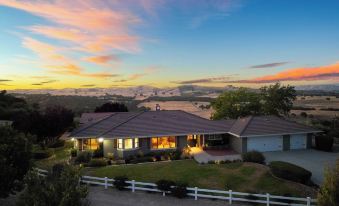 Olive Ranch by AvantStay Enjoy Sunsets over the Valley 4.5 Acre Ranch Home