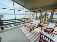 4-BR Lakefront Home with Amazing Views Hotels in Stanly County
