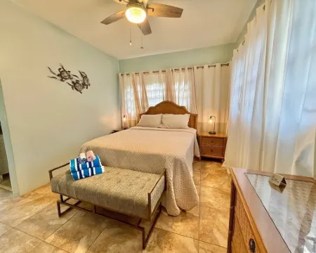 Point Pleasant - Perfect Romantic Getaway - 3 Pools/Intimate Beach Hotels in Frydendal