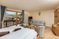 Hotel Flora - balcony