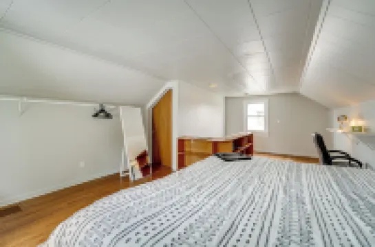 Pet-Friendly Southfield House w/ Ping-Pong Table!