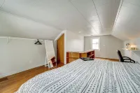 Pet-Friendly Southfield House w/ Ping-Pong Table!
