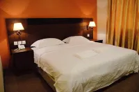 Queen Hotel Hotels in Keningau