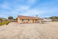Updated Abode 22 Mi to Joshua Tree National Park! - Wifi