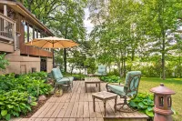 Year-Round Waterfront Getaway Lake Access and Dock!
