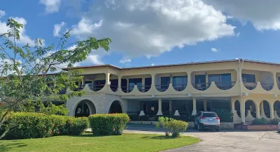Cortsland Hotel Hotels near Gilly Gobinet Art Gallery