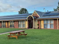 Coonawarra Place Motor Inn Hotels in 