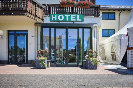 Airport-Hotel Fortuna Отели в г. Обер-Костенц