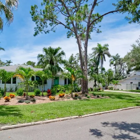 Luxury along Manatee River, close to Anna Maria beaches, heated pool & spa!