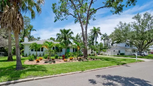 Luxury along Manatee River, close to Anna Maria beaches, heated pool & spa!