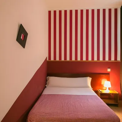 Hostal la Casa de la Plaza Отели рядом с достопримечательностью «Кава-Баха»