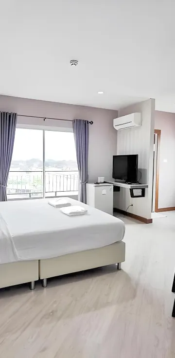 ห้องดีลักซ์ เตียงใหญ่ 1 เตียง