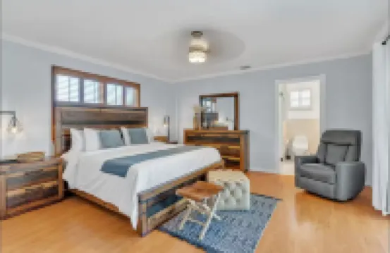 Luxury Escape: Pool, Hot tub, Mini Golf & More!