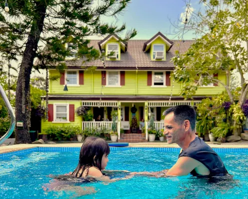 Madie's Place B&B with Private Pool at Santa Rosa Near Enchanted Kingdom Hotel a Santa Rosa