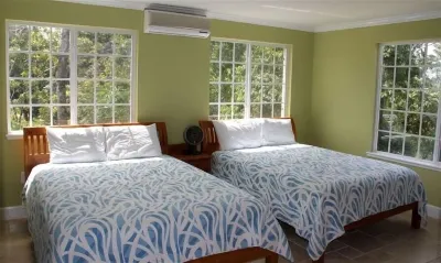 Safe Hilltop Villa in Gated Community on Main Island(Colon) 5 minutes from Town Hotels in 
