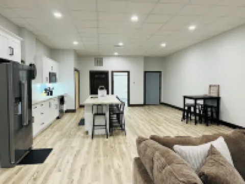 Newly Renovated 2-bedroom apartment in charming Dyersville, IA