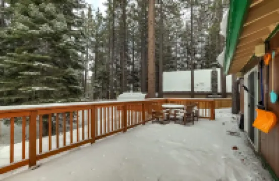 Whispering Pines Cabin - Family and Pet Friendly Abode