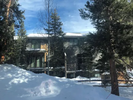 Frisco Townhome, over 2000 Squarefeet, Two Family Rooms, Monthly Rates Available Отели рядом с достопримечательностью «Walmart»