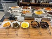 Hotel Crownhills Goi - sarapan
