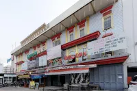 RedDoorz Plus near Simpang Tiga Tritayasa Cilegon Hotel dekat Collabs Mattch Store Cilegon