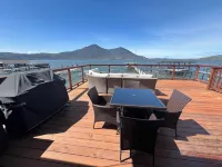 Lakefront Home with Amazing Views, Private Dock, Kayaks, Gameroom