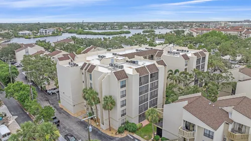 My Happy Place 2 Bedroom Condo - balcony
