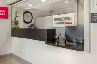 هوم تاون ستوديوز آند سويتس باي رد روف جرينسبورو - موقف سيارات