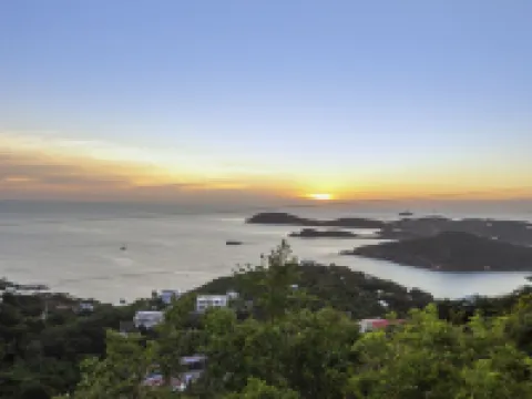 Sunset Terrace – Epic Views, Pool & Family Fun! Hotels in Southside