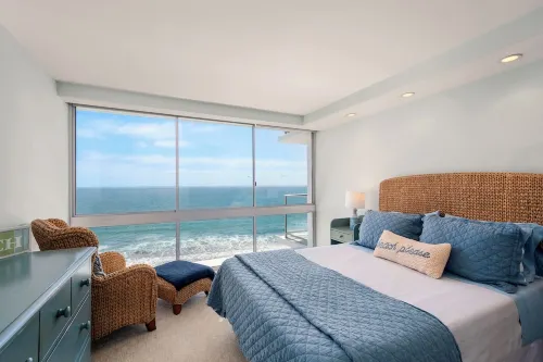 Ocean Front Luxury Beach Living!