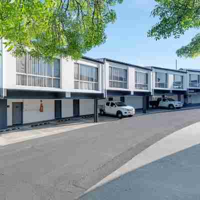 Littomore Hotel on Stewart, Bathurst Hotel Exterior