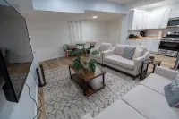 Spacious and Stylish Apartment Perfect for Your Getaway in Beverly!