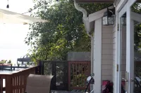 Peaceful right on the water, private beach & dock