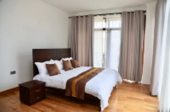 Luxury Lakeside Villa Gated community Hotels in 