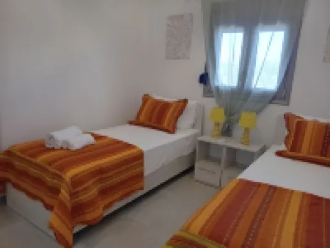 Charming 2-bedroom house with WiFi and AC in enchanting Pitsidia