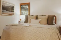 The Serene Escape 1-bedroom condo- 5 min walk to the beach - Koloa!