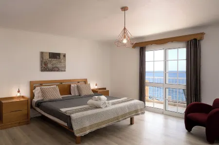 Palm Villa - Family villa with large areas, swimming pool, privileged sea view