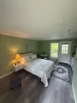 Renovated The Driftwood Cabin at White Anchor Inn Hotels in Boothbay