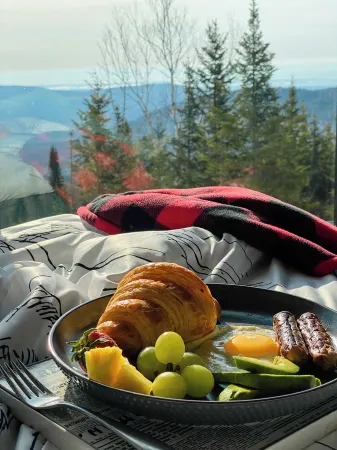 Panörama: Mini house in nature Отели рядом с достопримечательностью «Nordique spa Stoneham»