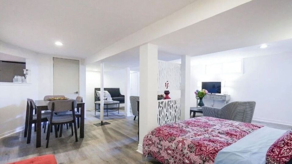 A Modern Private Basement Suite – Richmond Hill